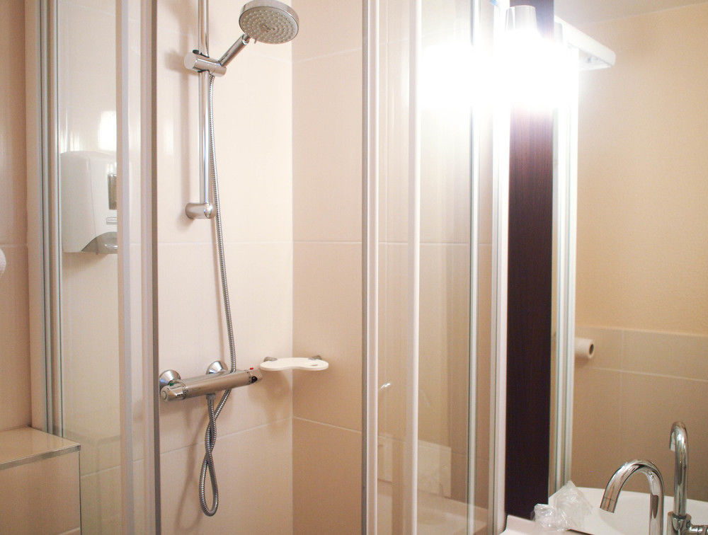 Hotel Inn Design Resto Novo Alencon Bagian luar foto