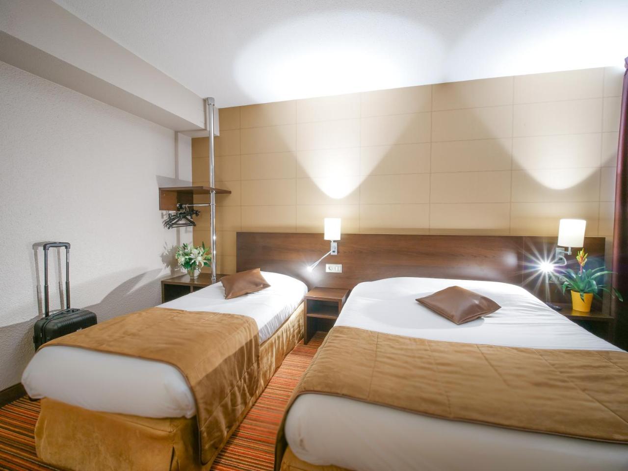 Hotel Inn Design Resto Novo Alencon Bagian luar foto