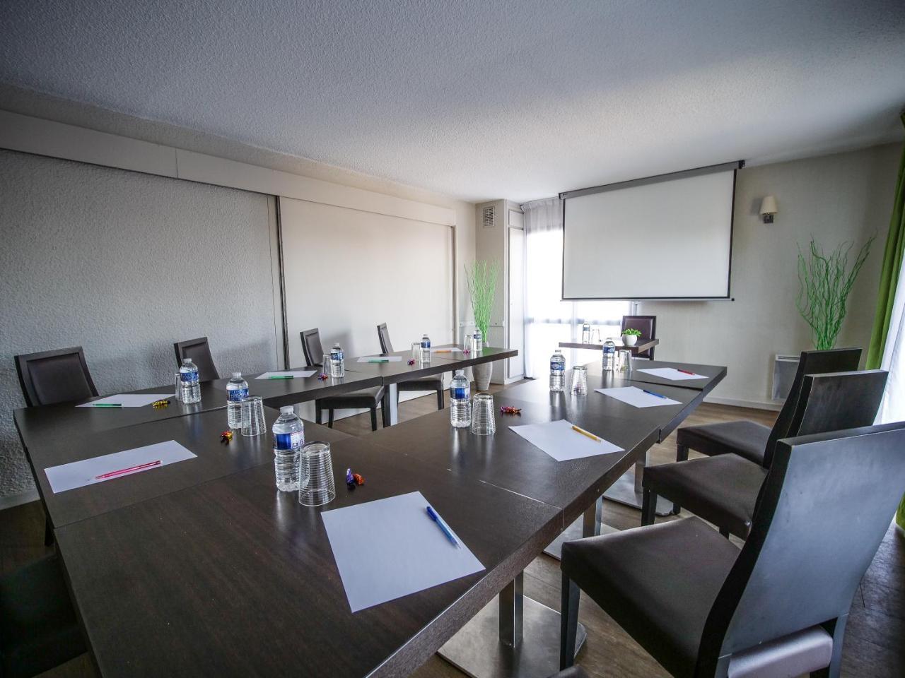 Hotel Inn Design Resto Novo Alencon Bagian luar foto